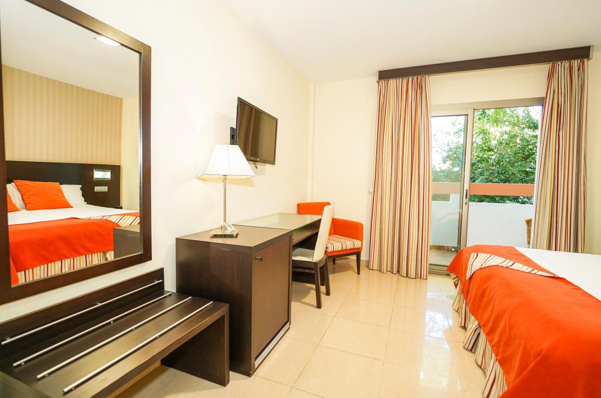 Hotel Pradillo Conil Конил-де-ла-Фронтера Екстериор снимка