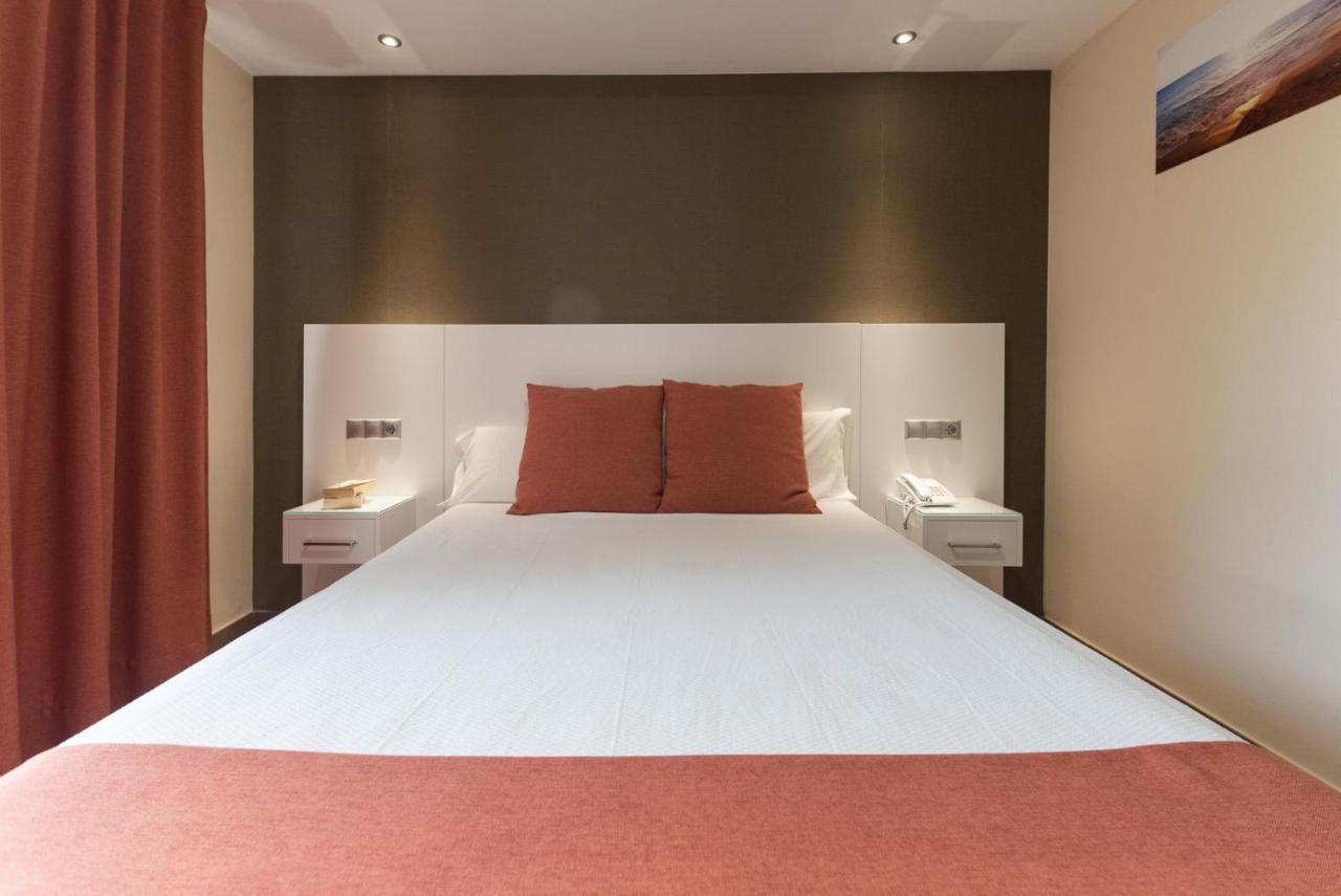 Hotel Pradillo Conil Конил-де-ла-Фронтера Екстериор снимка